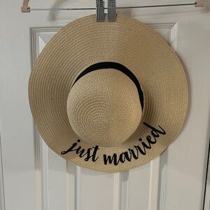 DSW Tan 'Just Married' Sun Hat